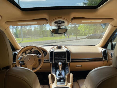 2014 Porsche Cayenne Platinum