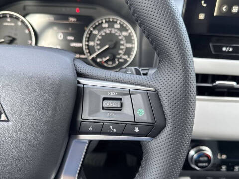 2025 Mitsubishi Outlander SE