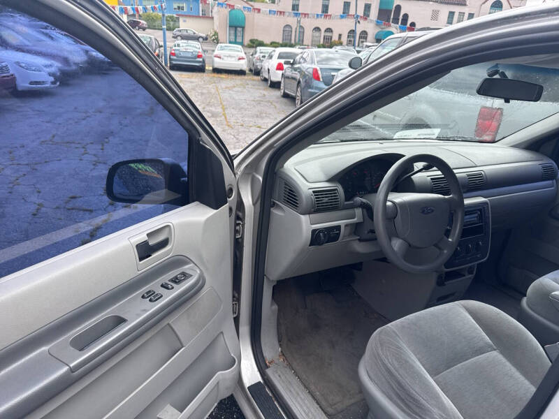 2005 Ford Freestar S