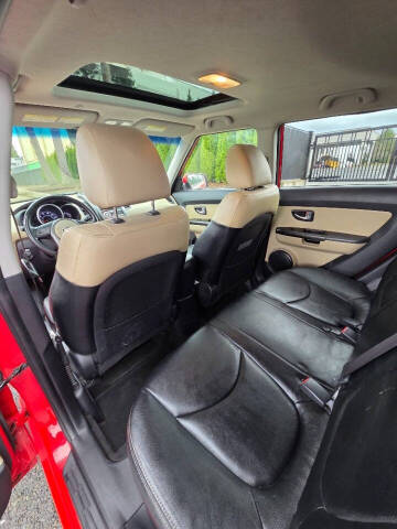 2013 Kia Soul +