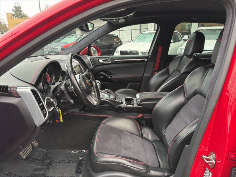 2016 Porsche Cayenne GTS