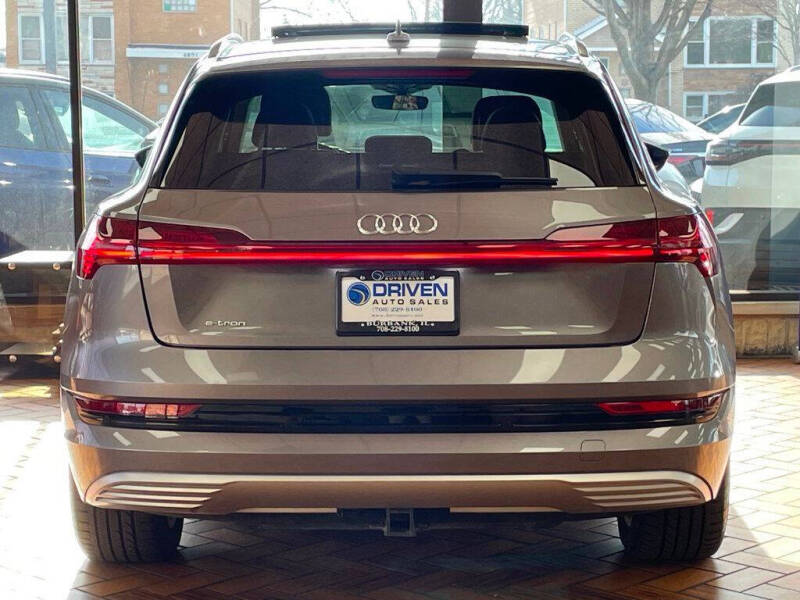 2019 Audi e-tron quattro Prestige