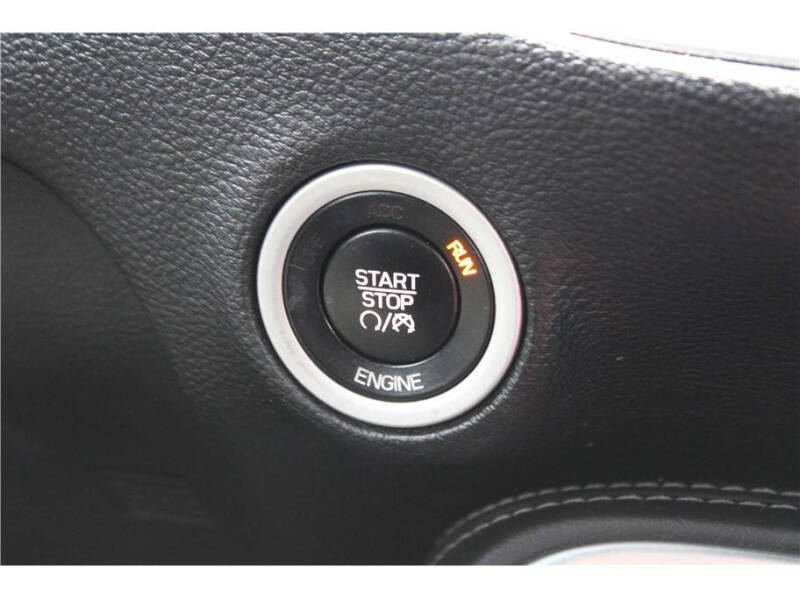 2015 Dodge Challenger SXT Plus