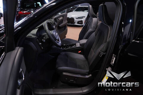 2023 Volvo XC40 B5 Plus Dark Theme