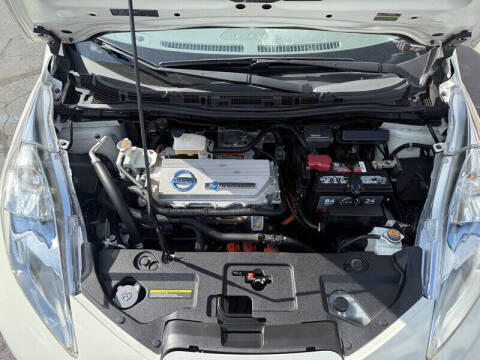 2011 Nissan LEAF SL
