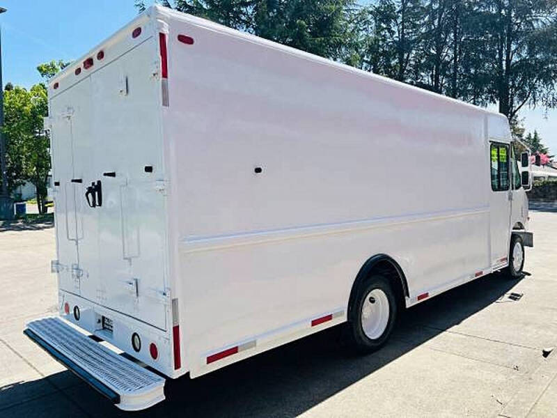 2006 Freightliner MT45 Chassis