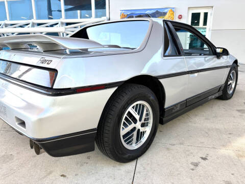 1987 Pontiac Fiero SE