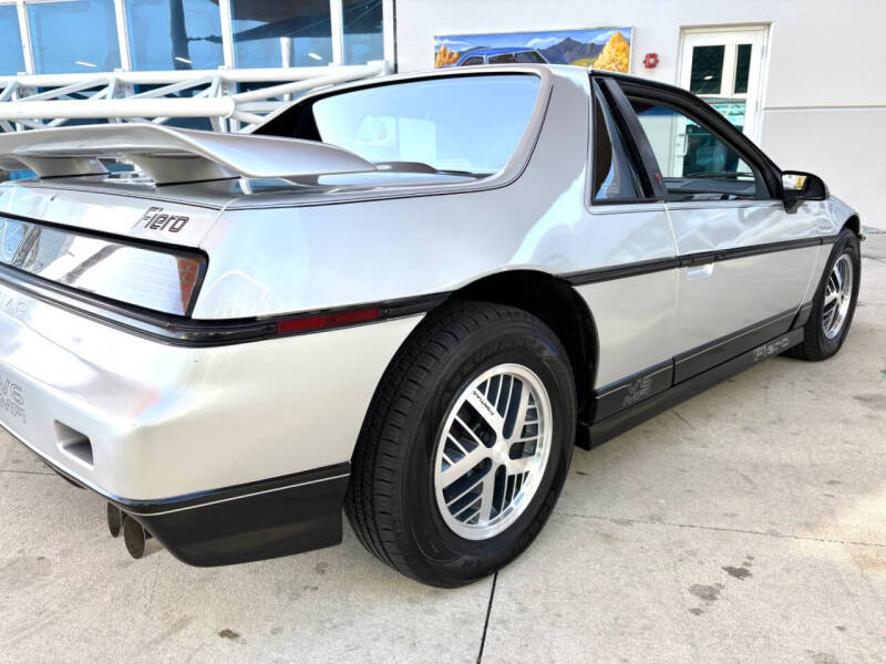 1987 Pontiac Fiero SE