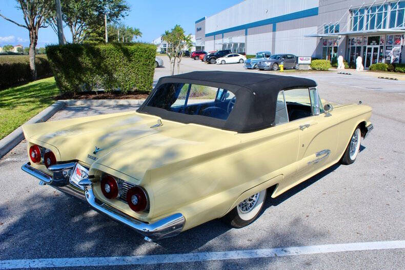 1959 Ford Thunderbird