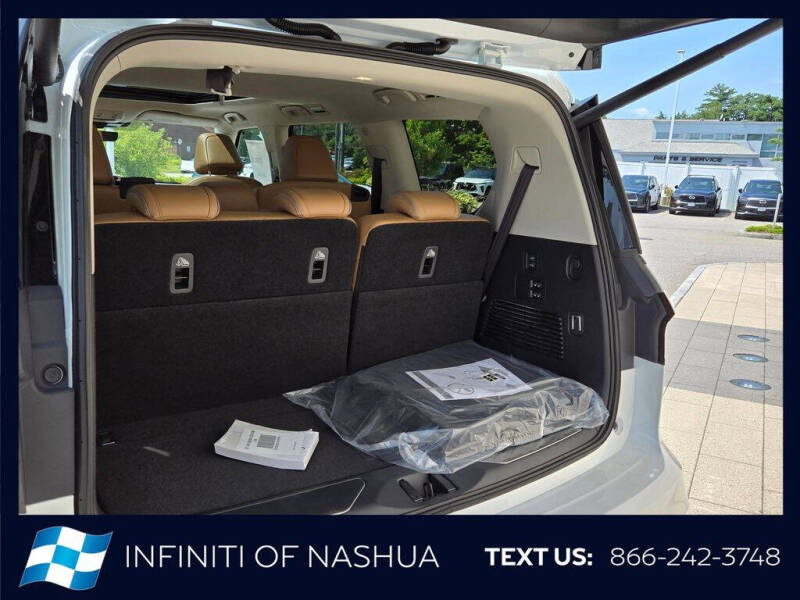 2027 Infiniti QX80 Luxe