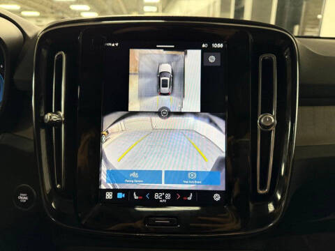 2024 Volvo XC40 B5 Plus Bright Theme
