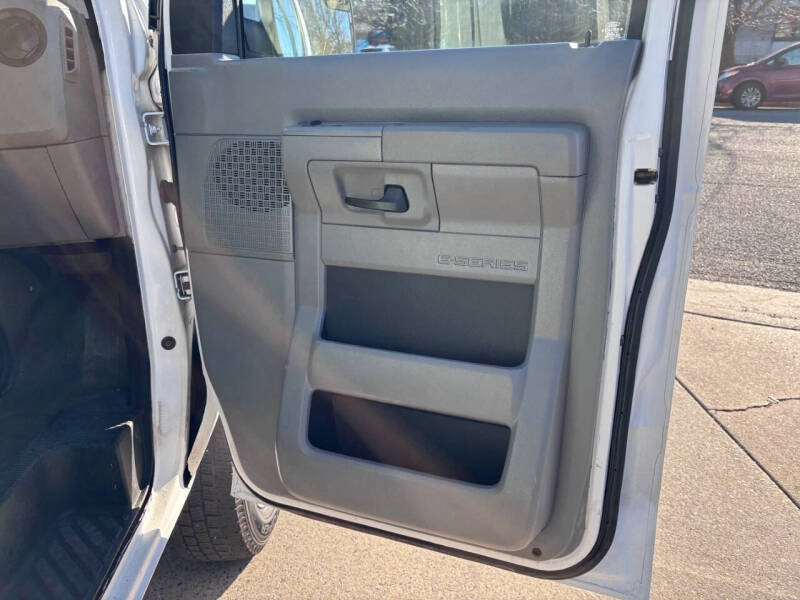 2012 Ford E-Series E-350 SD XLT