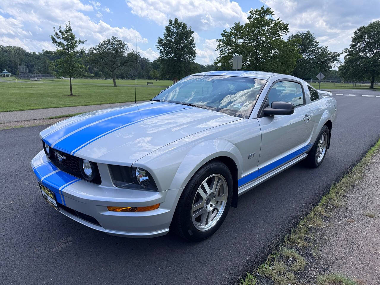 2005 Ford Mustang 23