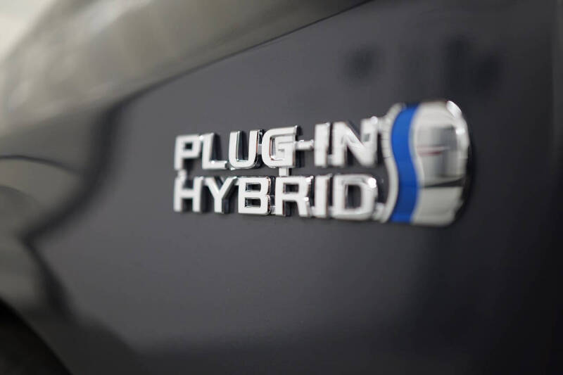 2013 Toyota Prius Plug-in Hybrid Advanced