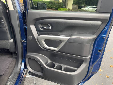 2017 Nissan Titan SL