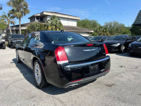 2017 Chrysler 300 C