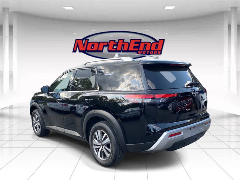 2023 Nissan Pathfinder SL