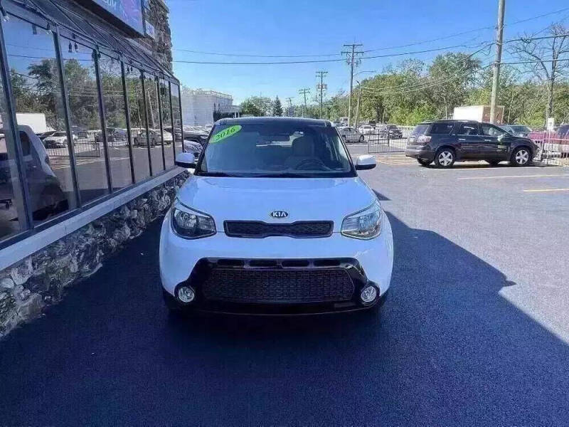 2016 Kia Soul +