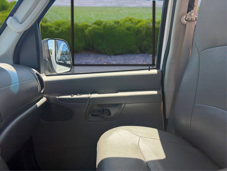 2008 Ford E-Series E-250