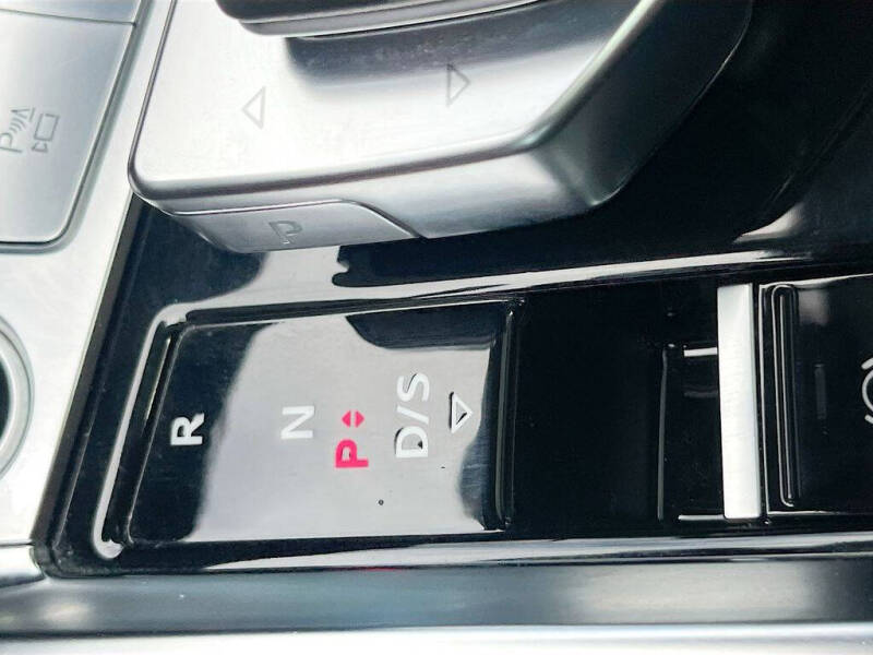 2021 Audi e-tron quattro Premium Plus