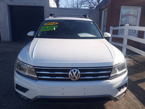 2018 Volkswagen Tiguan for sale at ROBINSON AUTO BROKERS in Dallas NC