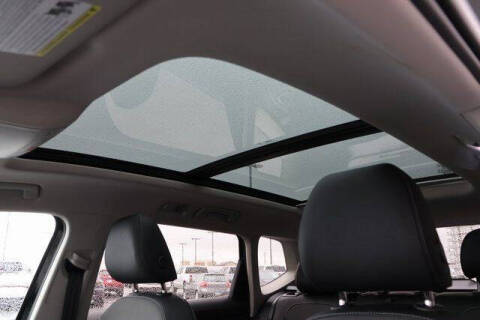 2025 Volkswagen Taos SE Black 4Motion