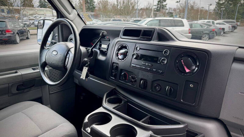 2013 Ford E-Series E-350 SD XLT