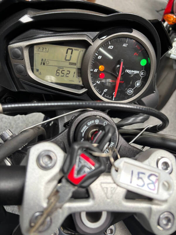 2022 Triumph Street Triple R