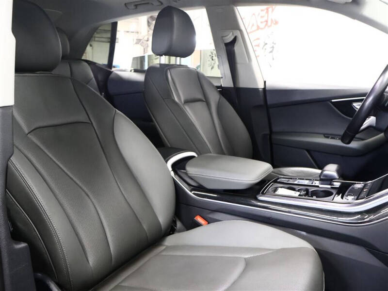 2019 Audi Q8 quattro Premium Plus 55 TFSI