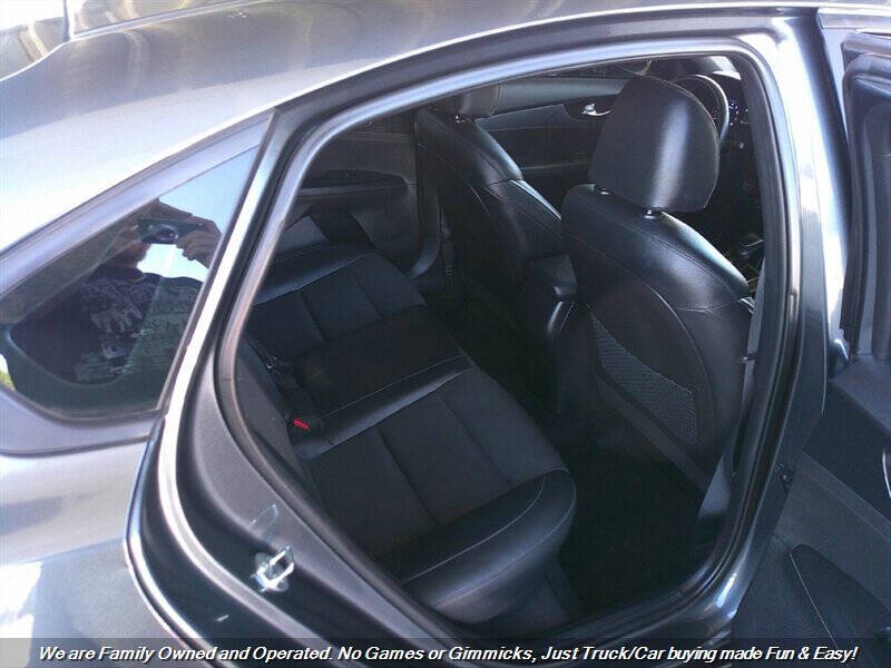 2022 Kia Forte GT Line