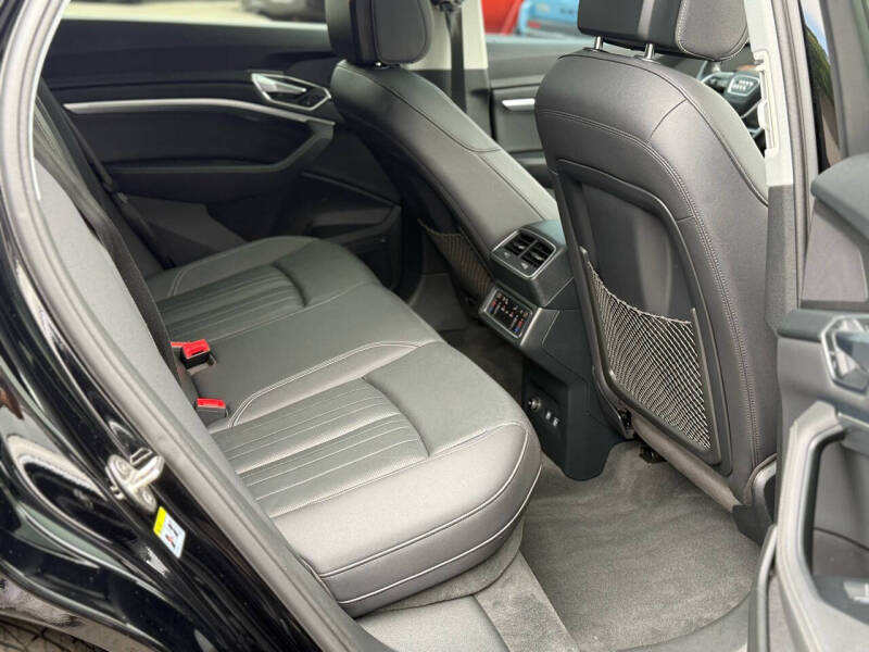 2019 Audi e-tron quattro Premium Plus