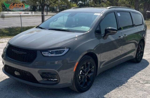 2025 Chrysler Pacifica for sale at GATOR'S IMPORT SUPERSTORE in Melbourne FL