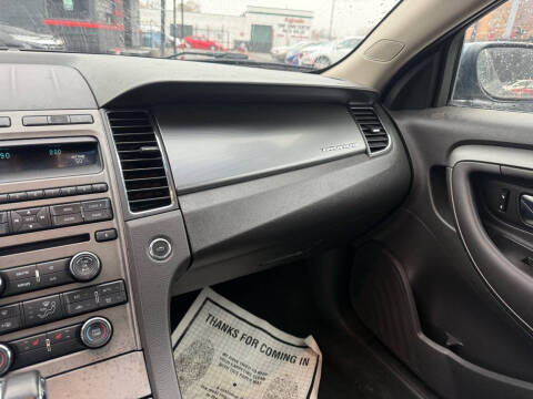 2010 Ford Taurus SEL