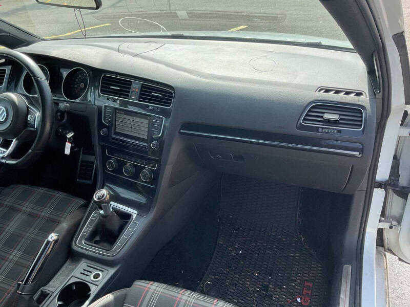 2016 Volkswagen Golf GTI S