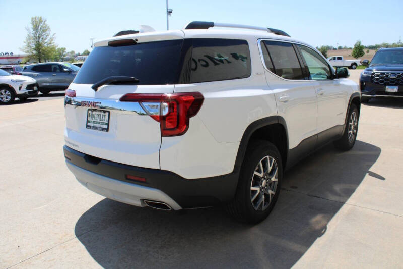 2023 GMC Acadia SLT