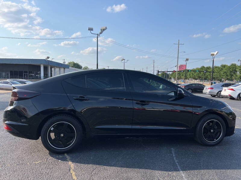 2020 Hyundai Elantra SE