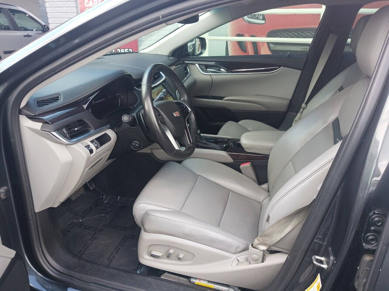 2017 CADILLAC XTS Sedan - $14,999