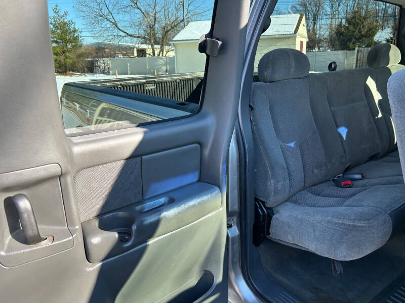 2003 Chevrolet Silverado 1500 LS