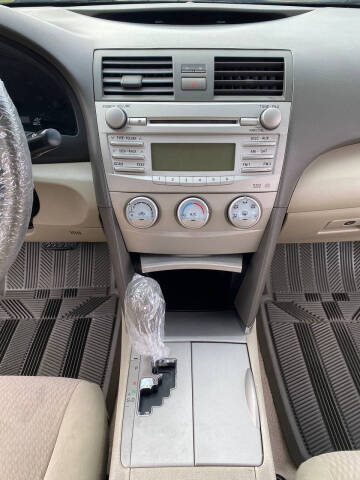 2010 Toyota Camry LE