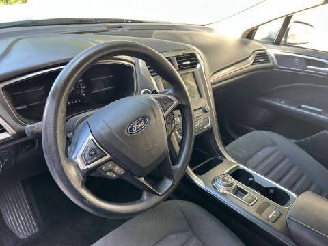 2018 Ford Fusion SE
