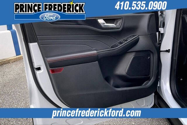 2025 Ford Escape Hybrid ST-Line Select