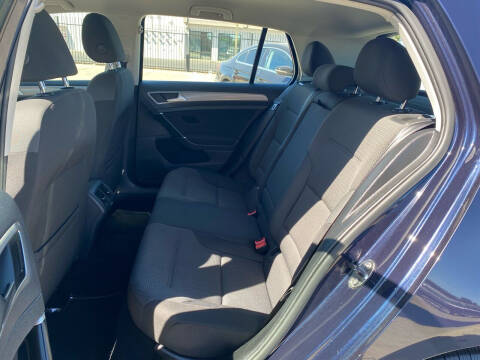 2017 Volkswagen Golf TSI S