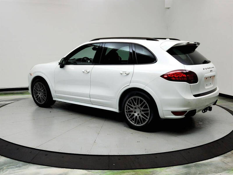 2013 Porsche Cayenne GTS