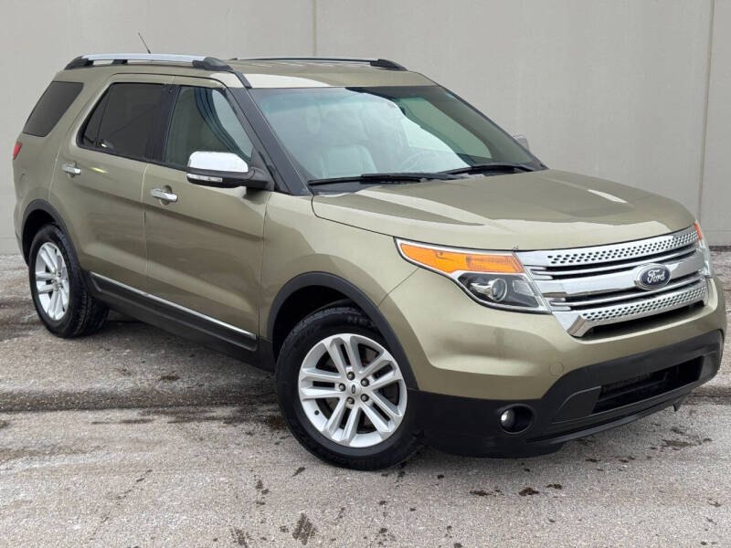 2013 Ford Explorer for sale at DISTINCT AUTO GROUP LLC in Kent OH