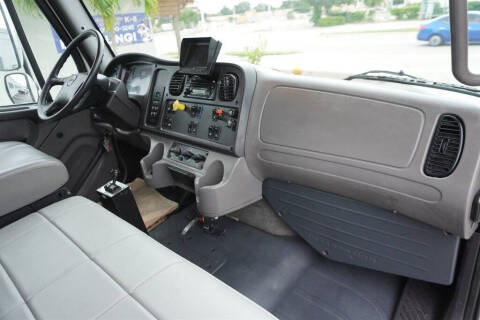 2015 Freightliner M2 106