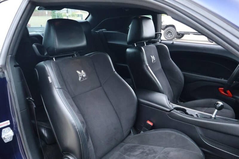 2016 Dodge Challenger 392 HEMI Scat Pack Shaker