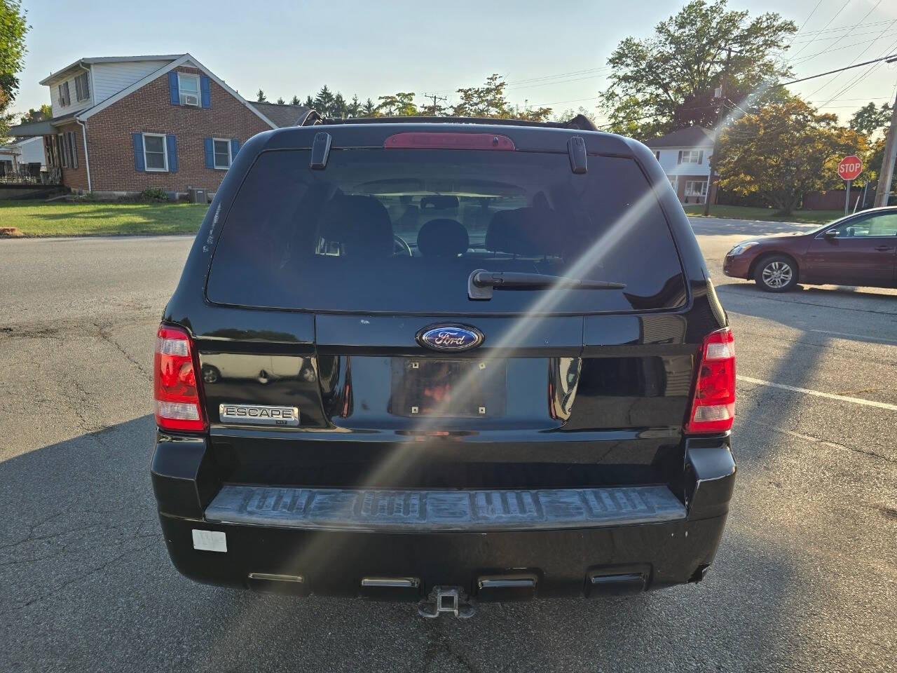 2008 Ford Escape for sale at QUEENSGATE AUTO SALES in York, PA