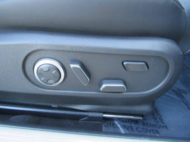 2024 Genesis GV60 Standard