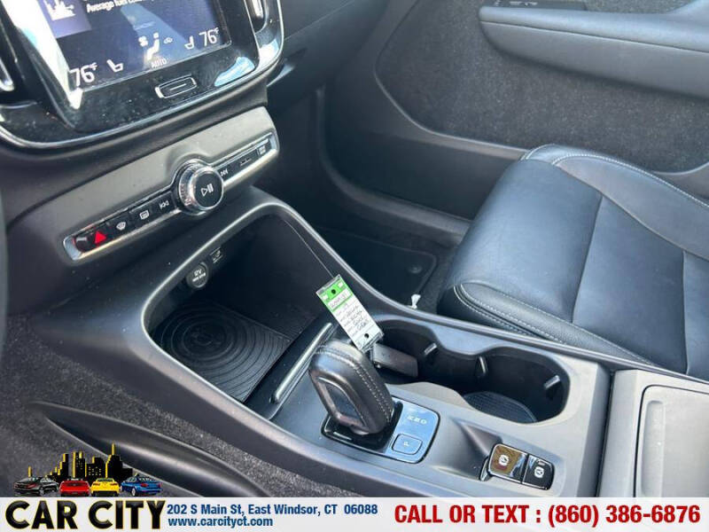 2019 Volvo XC40 T5 Momentum