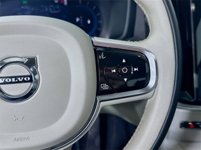 2024 Volvo S60 B5 Plus Dark Theme